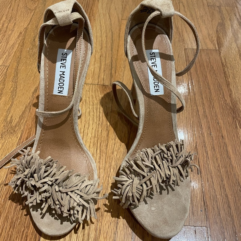 Tan Suede Steve Madden Heels NWOT Size 7